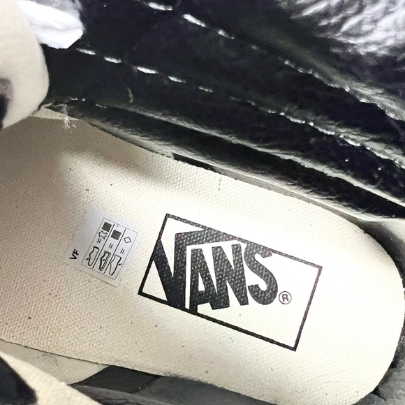 Vans Sk8-Hi High Top Canvas and Suede Sneakers Black and White  Size 6.5  NWT - Picture 7 of 14